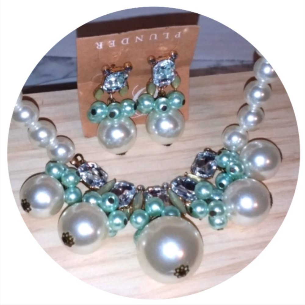 Matching Necklace & Earring Set